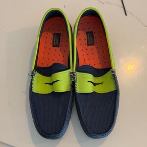 Swims Men's Navy and Neon Green Loafers